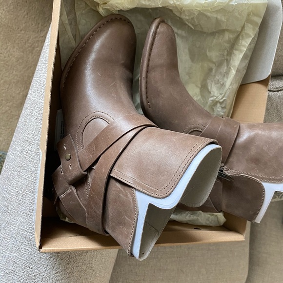 UGG boots - Picture 3 of 6